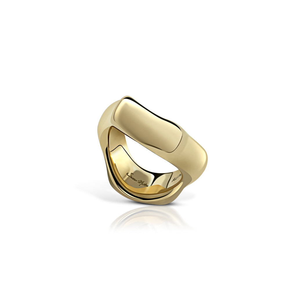 Devious Arcadia Ring in Yellow Gold