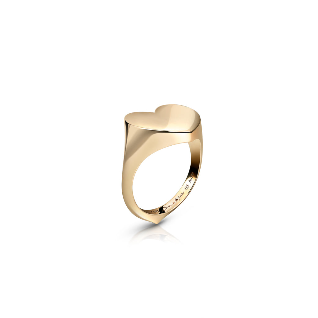 The Amor Signet Ring in Yellow Gold-9
