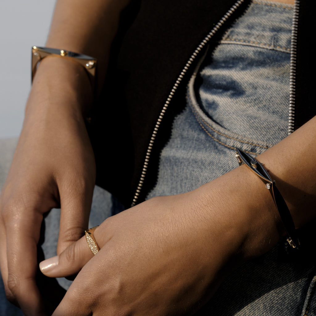 Les Marchioness Bangle in Chocolat Noir