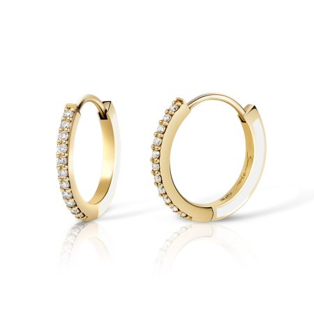 Elegant gold hoop earrings featuring sparkling diamonds, perfect for adding a touch of luxury to any outfit.