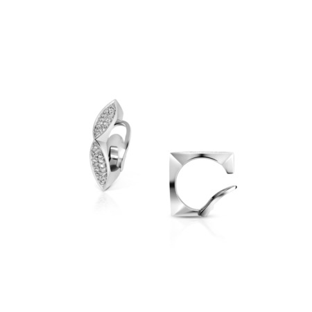 Mini ear cuff featuring diamond frosting design in white gold with a unique shape.