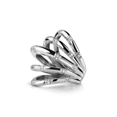 Calatrava 5 Diamond Strokes Ring in white gold featuring a unique design with diamonds, showcasing elegance and luxury.