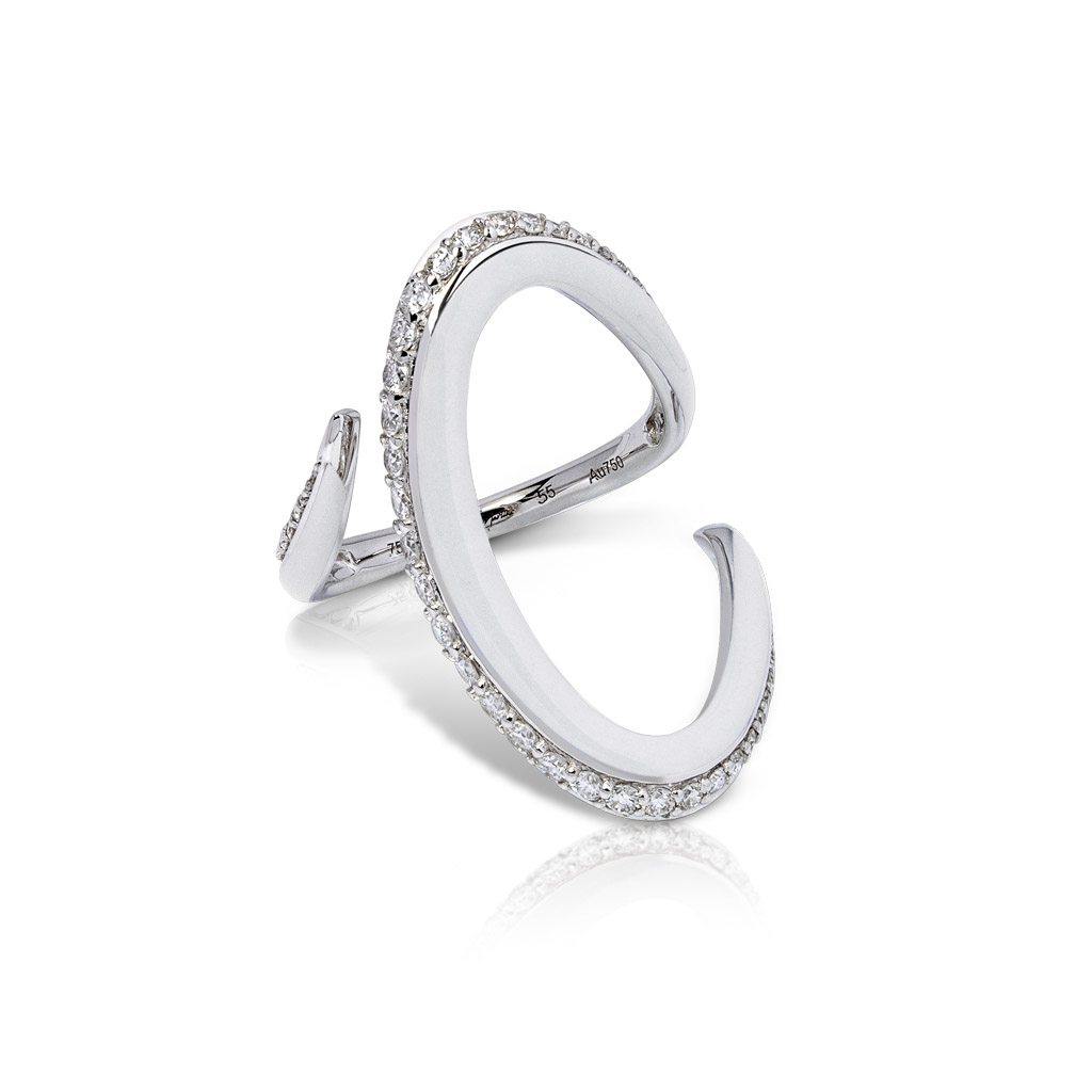 Calatrava Crayon Strokes Ring crafted in white gold with diamond accents, showcasing a modern and elegant design.